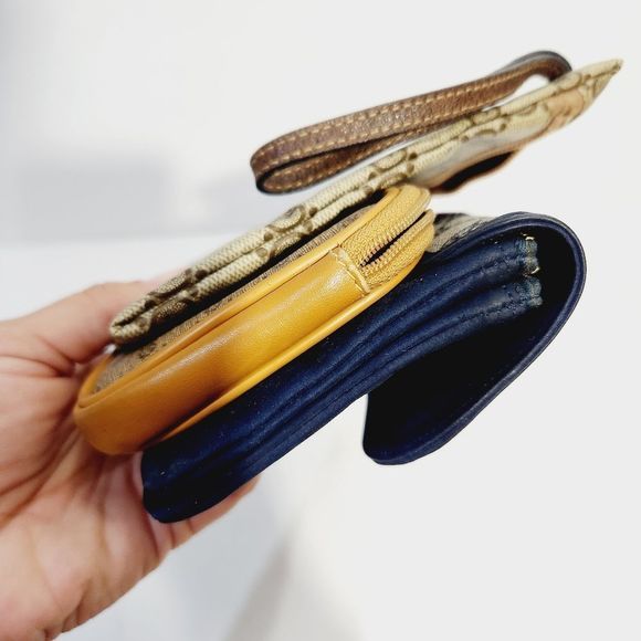 2 Authentic Vintage gucci 80s rare pouches bags clutches pieces - Picture 3 of 16